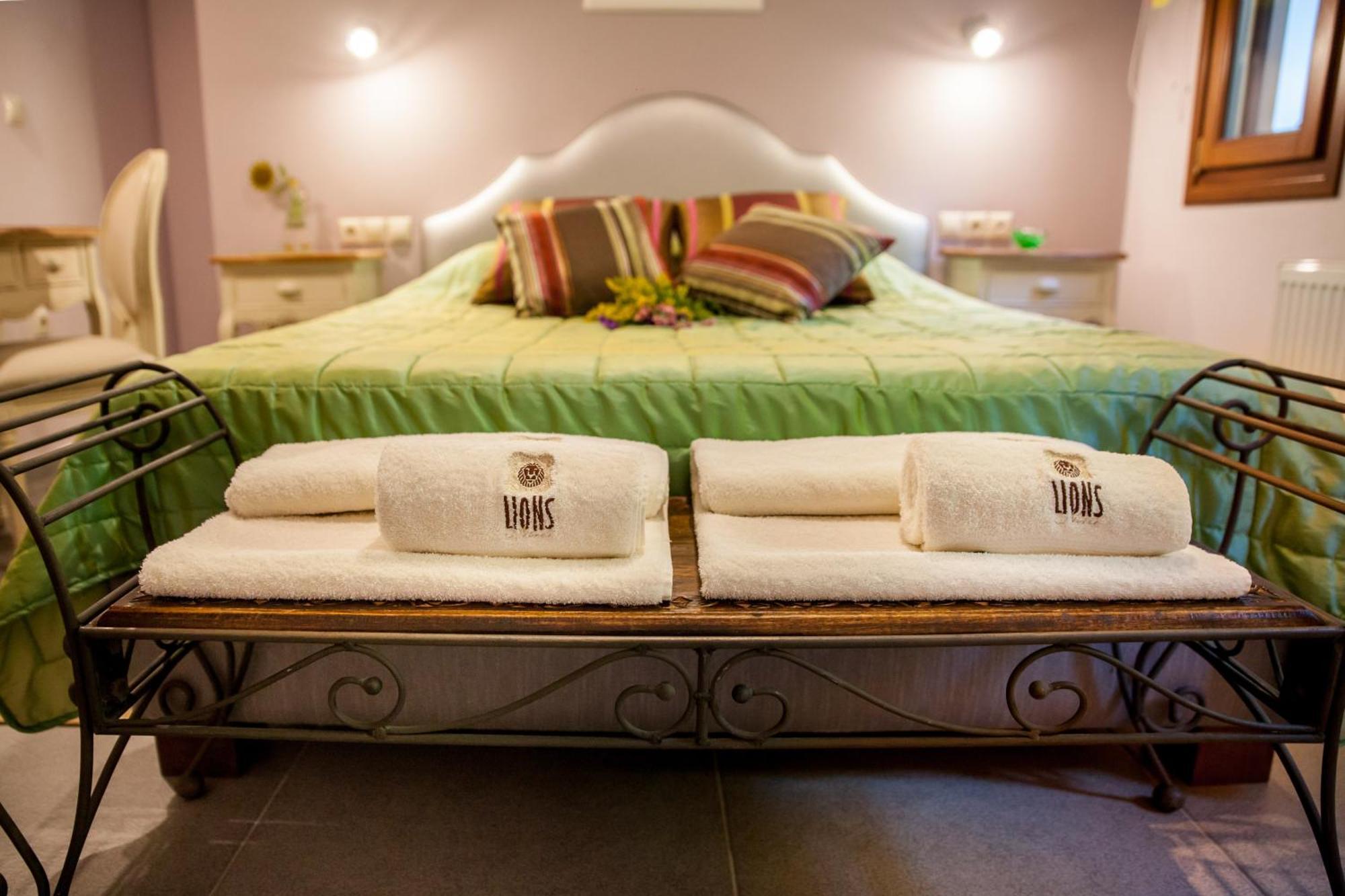 Aparthotel Lions Nine Mourésion Zewnętrze zdjęcie